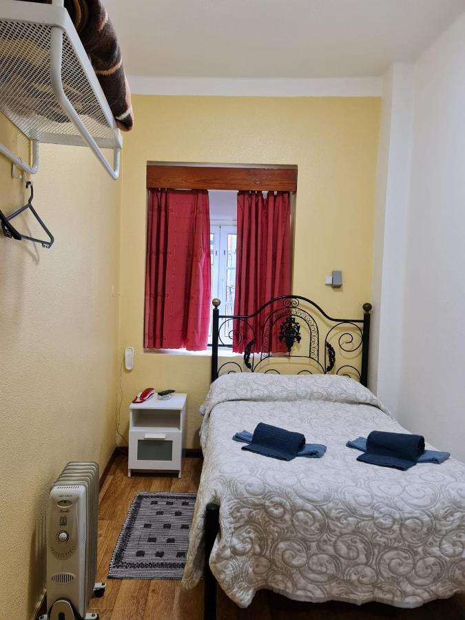 מלון ליסבון Pensao Residencial Flor Dos Cavaleiros מראה חיצוני תמונה